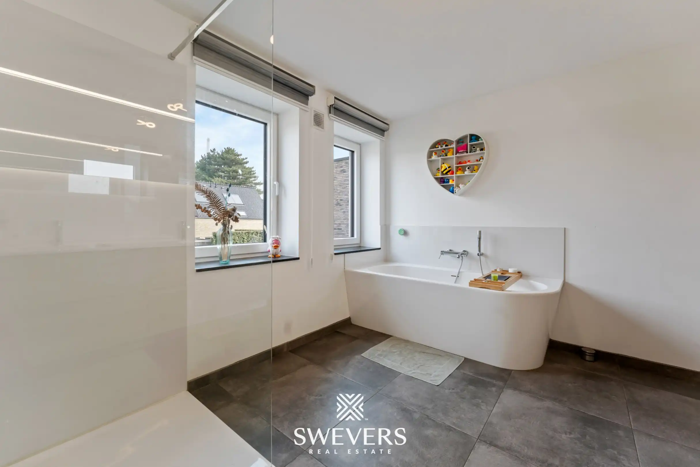 Modern wonen met garage en 3 volwaardige slaapkamers foto 12