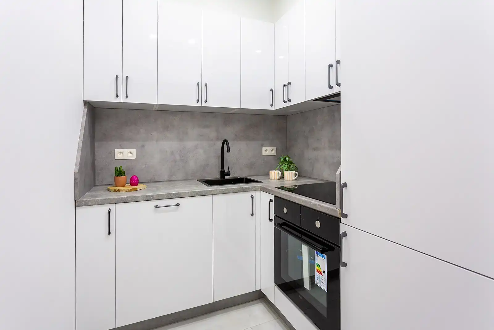 Recent gerenoveerd app. met 2 slpks en 2 terrassen foto 18