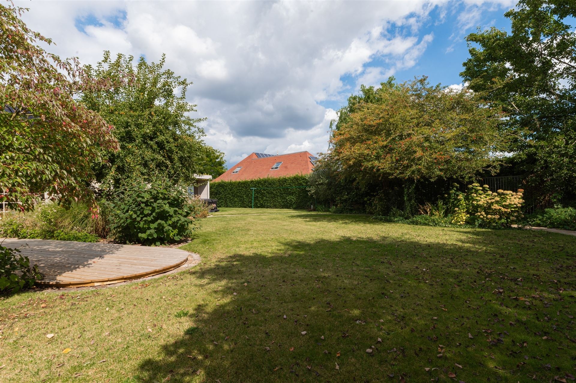 Exclusieve villa met tuin & zonneterras, omgeven door groen foto 14