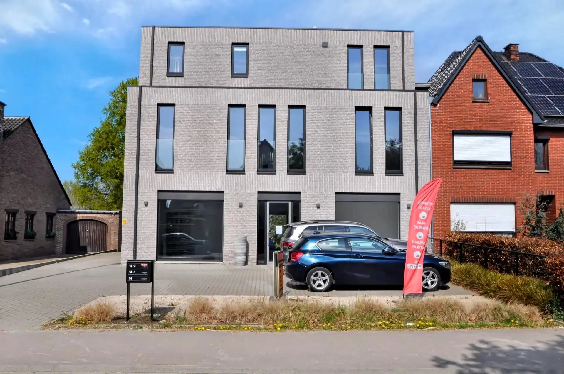 COMMERCIEEL GELIJKVLOERS MET VEEL LICHTINTVAL VAN 130M² IN STEVOORT foto {{pictureIndex}}