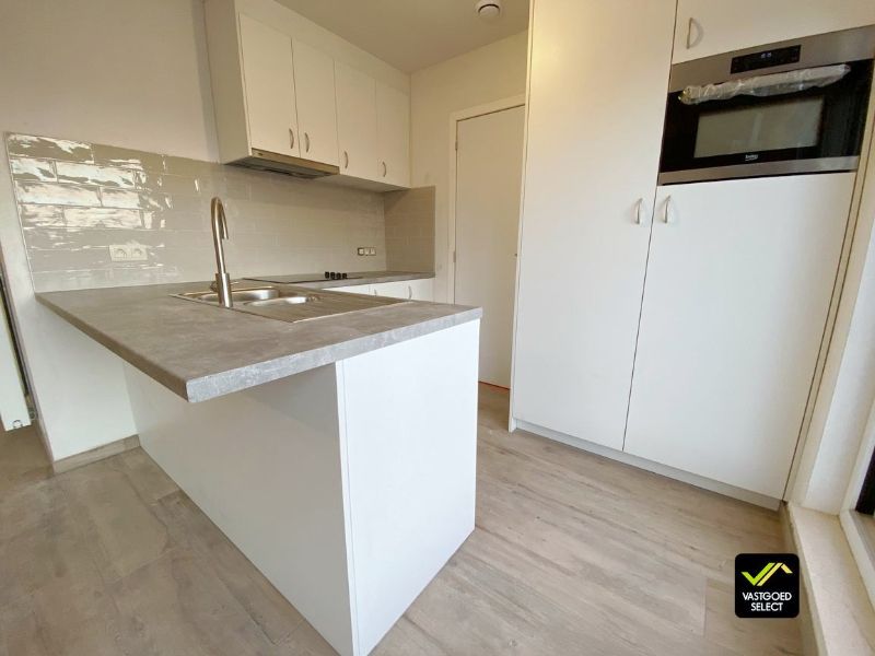 Te huur: Ruim en modern appartement in rustige omgeving te Adegem foto 4