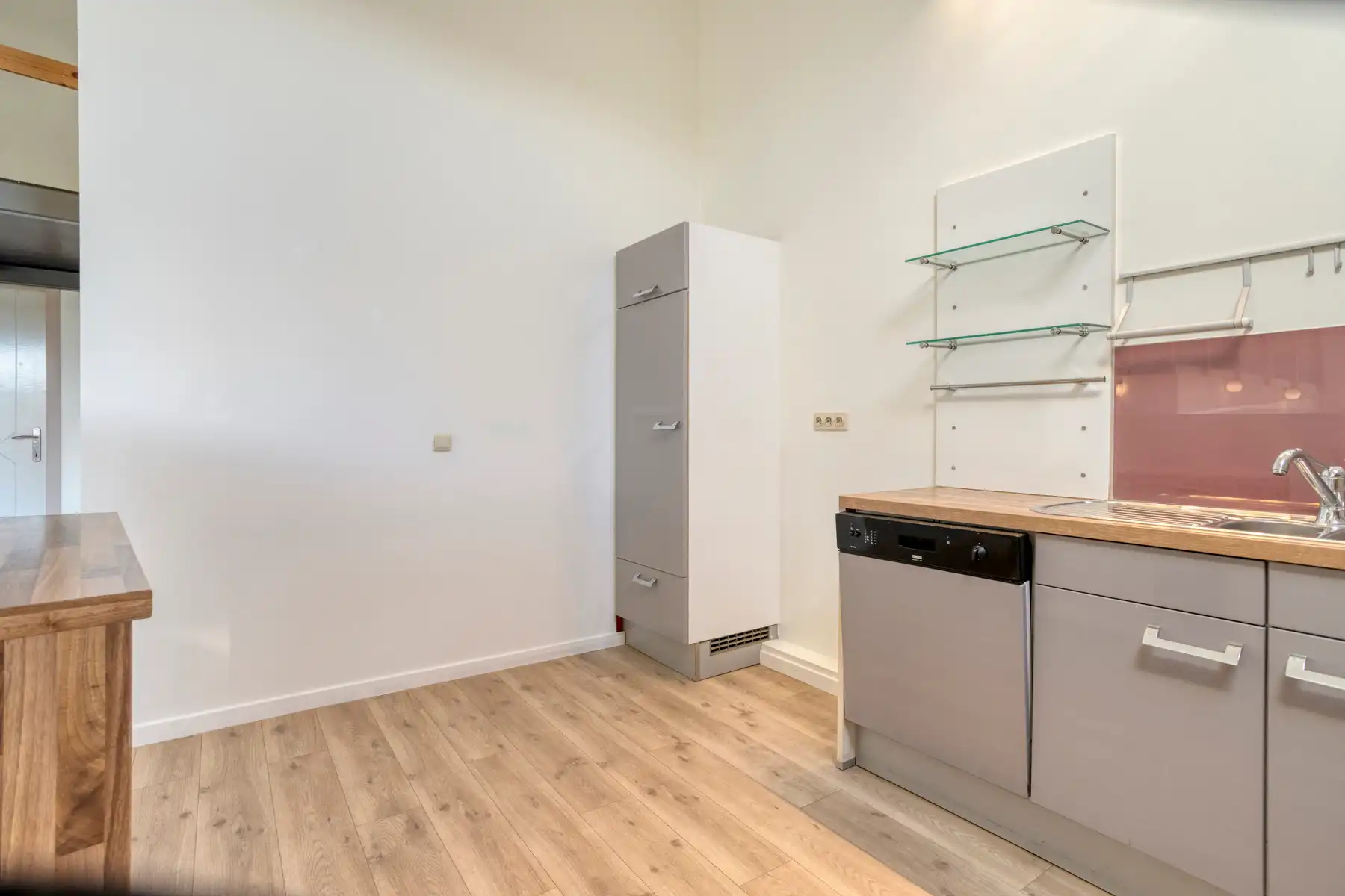 Appartement met 3 slaapkamers, terras en parkeerplaats foto 8