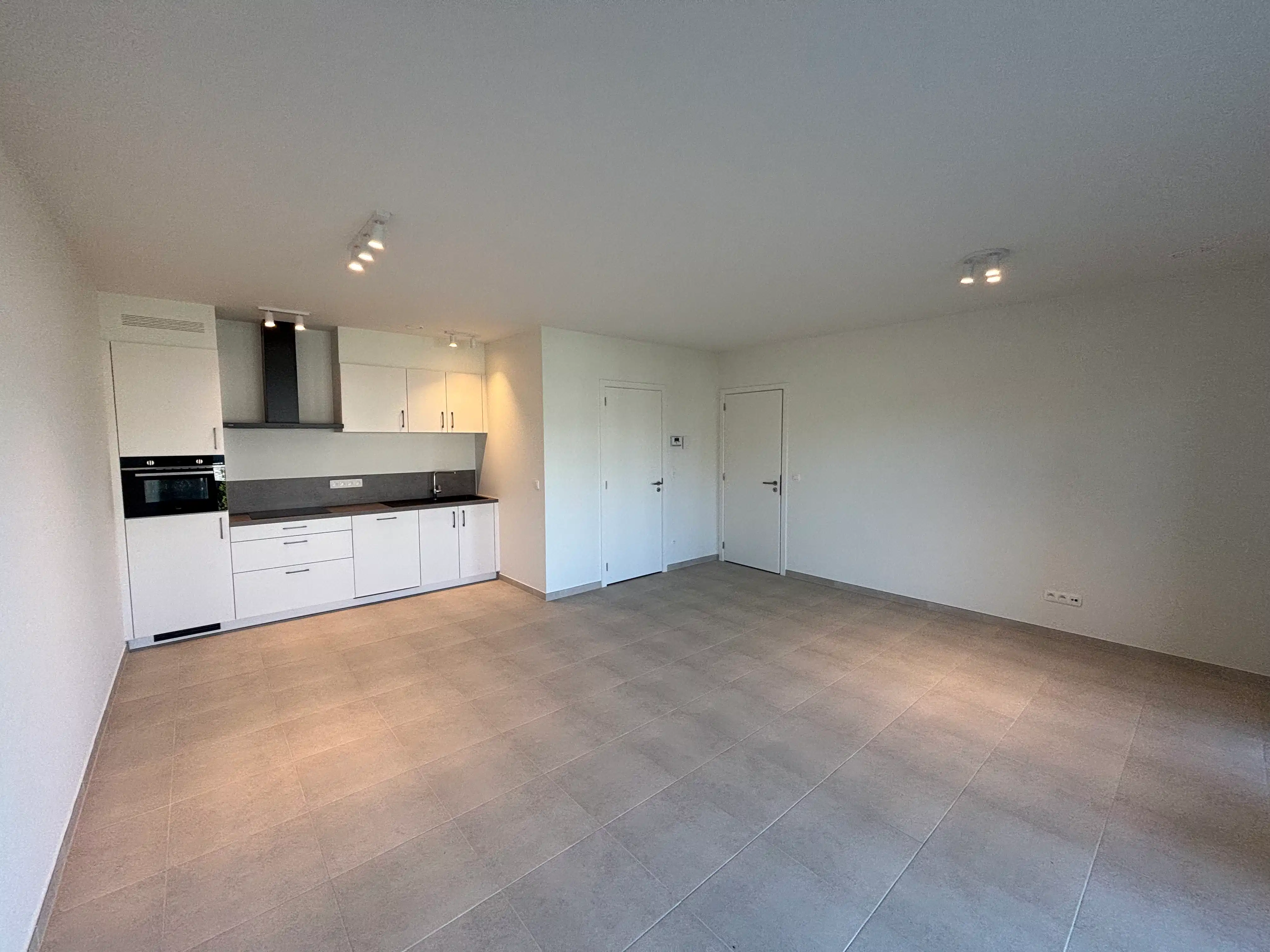 1-slaapkamer appartement met terras en parking foto 6