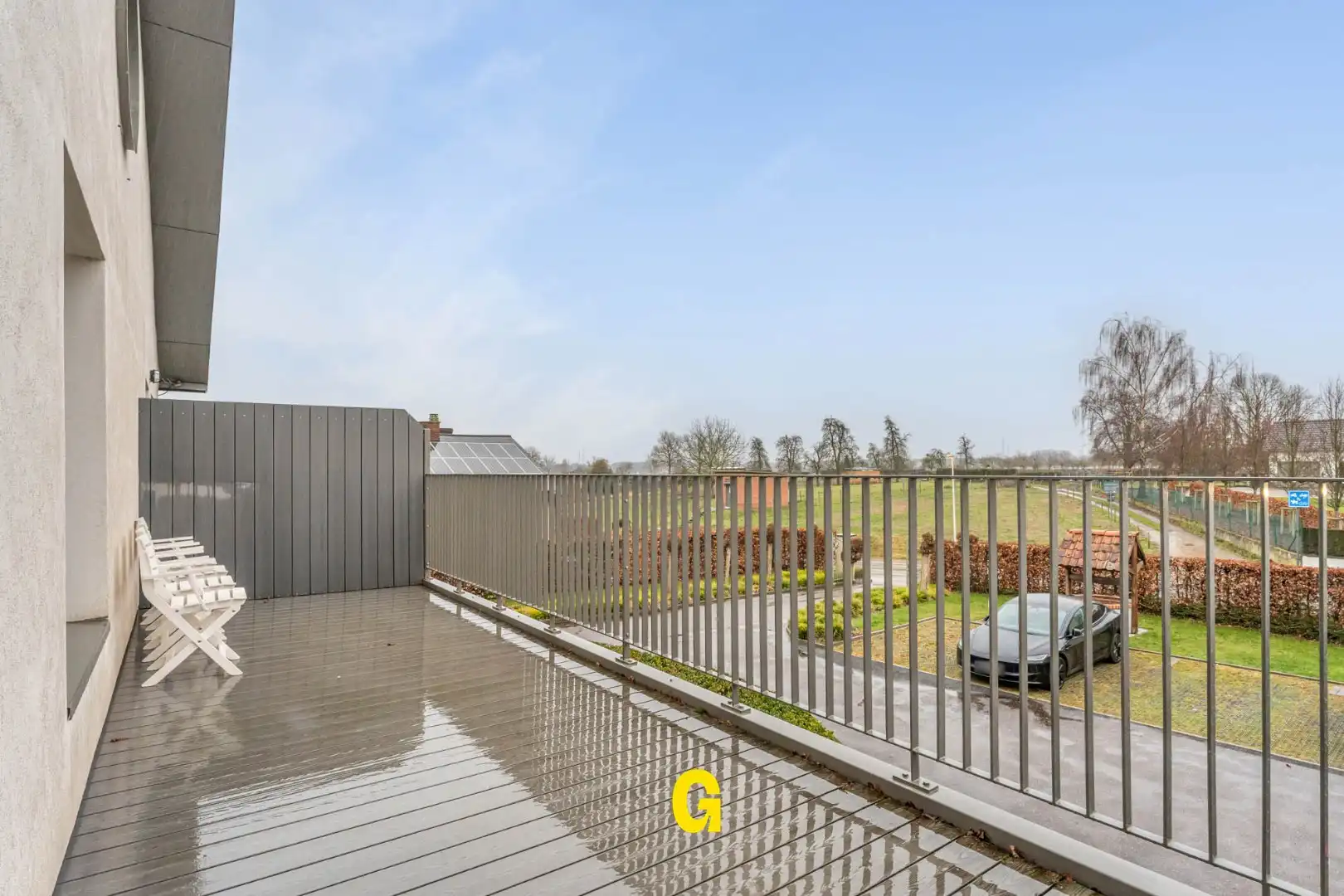Twee slaapkamer appartement met mooi terras, 2 standplaatsen en mogelijkheid tot het bijkopen van extra berging of hobbyruimte foto 5