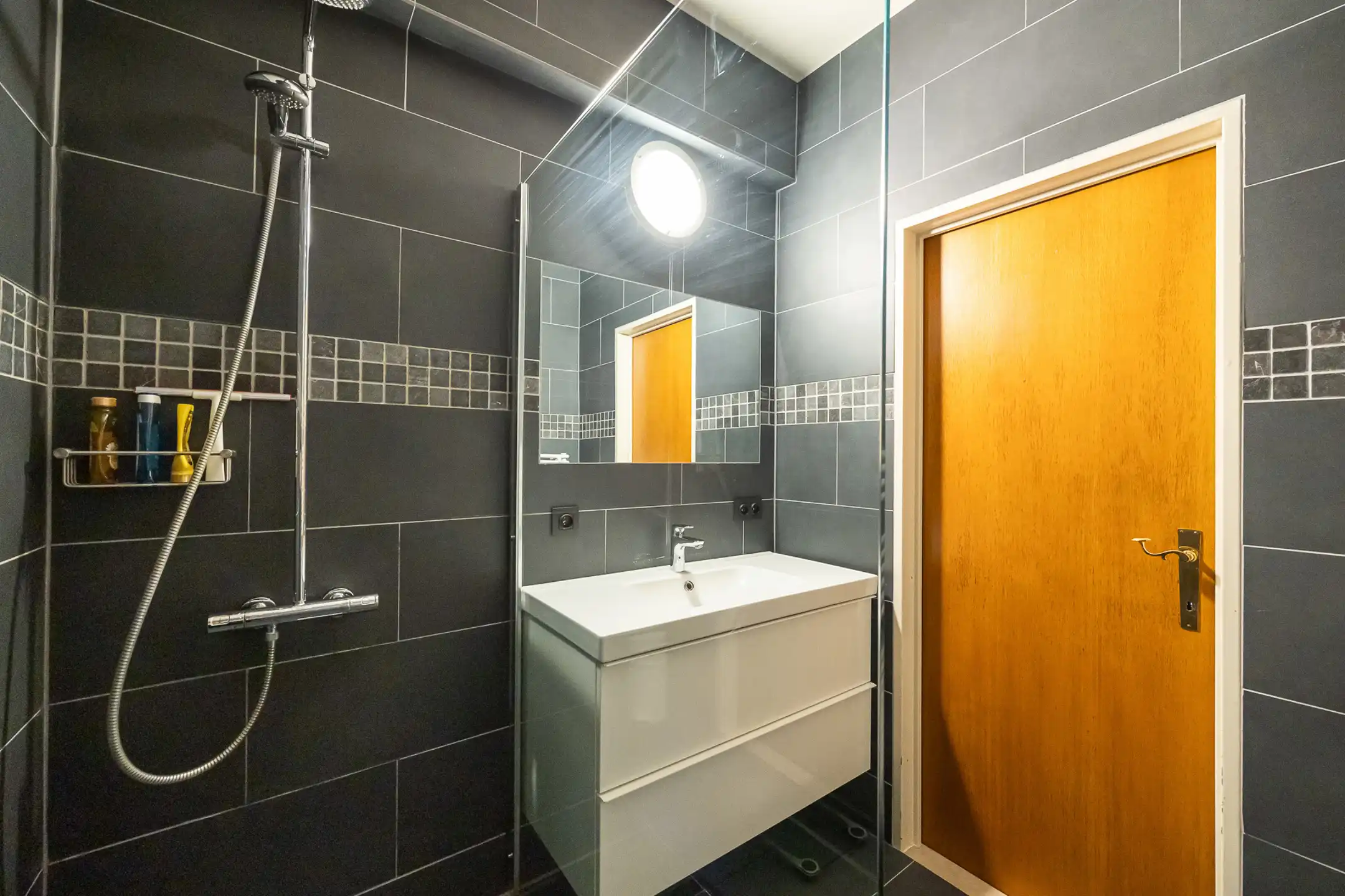Ruim appartement vlak bij het bruisende Zuid foto 10
