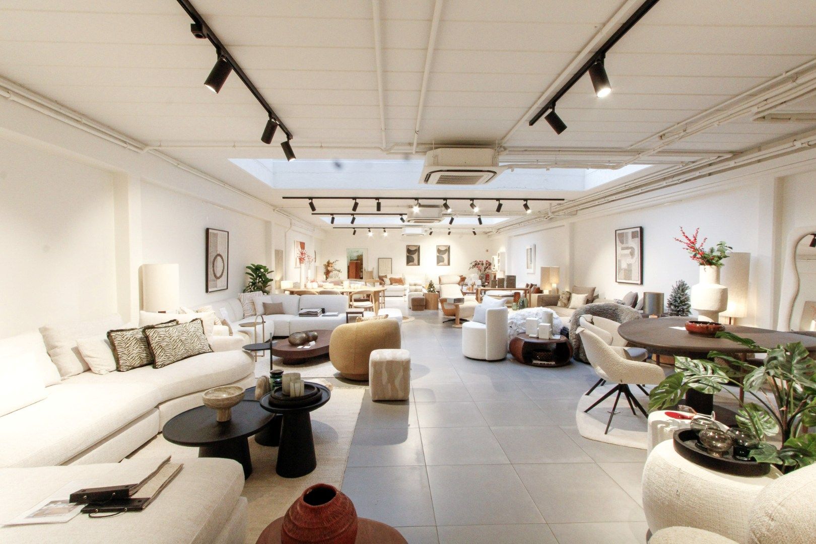 Verhuurd handelspand te koop Lippenslaan 253  foto 2