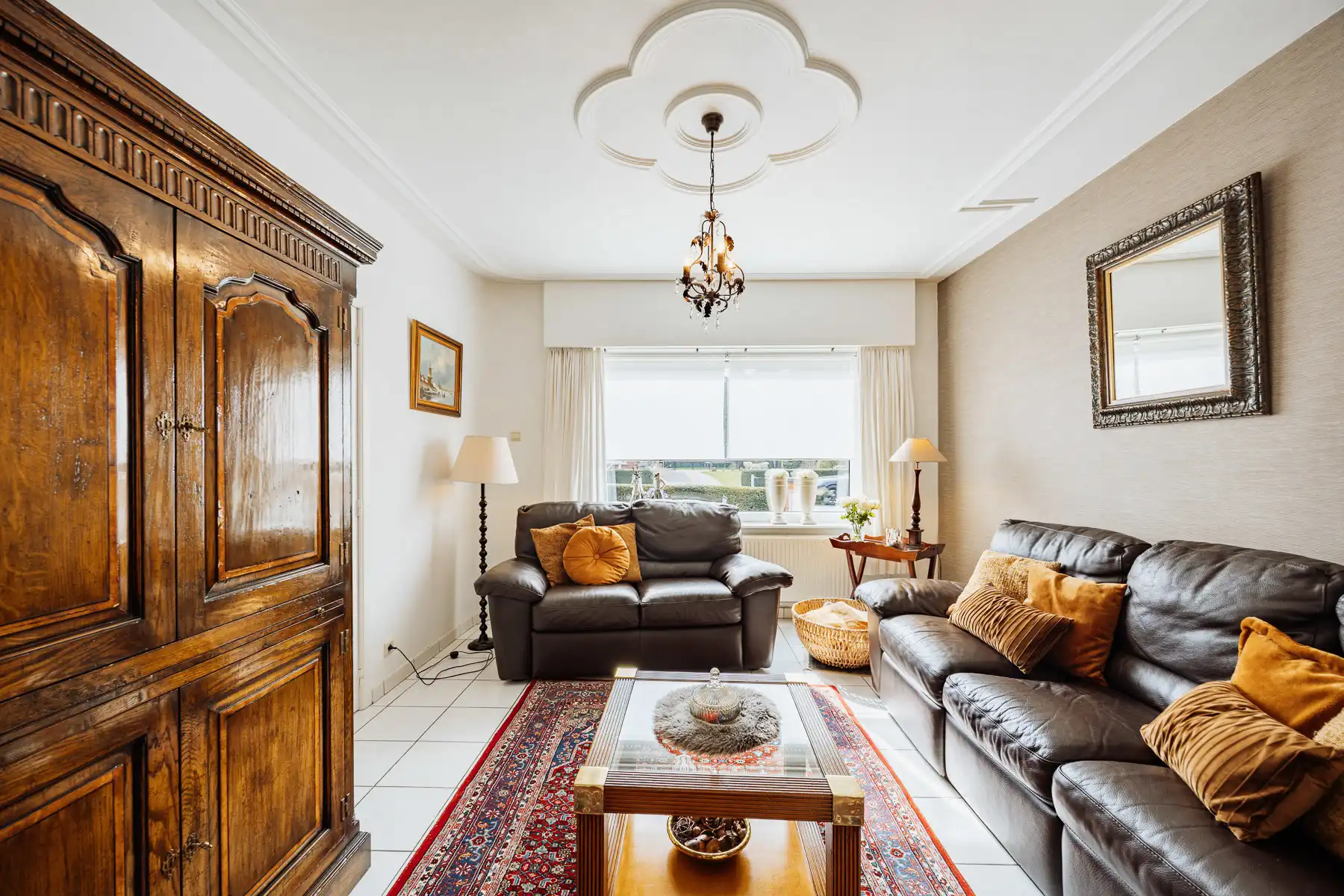 Open bebouwing met veelzijdig bijgebouw op een toplocatie foto 5