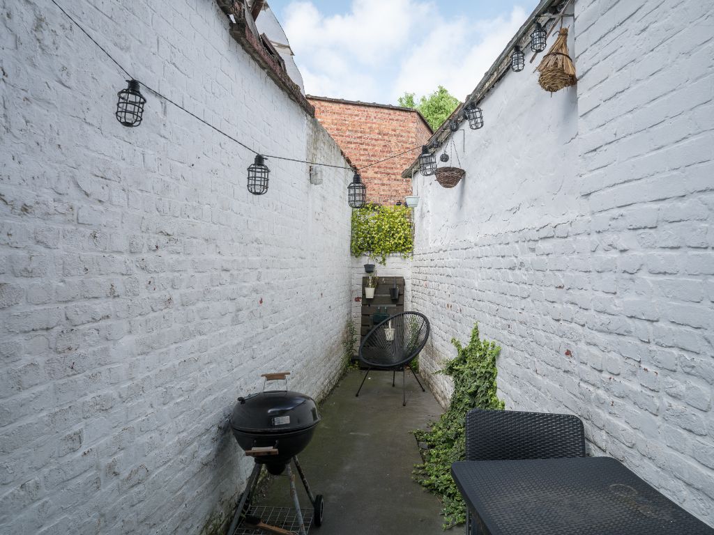 Lichtrijke en instapklare woning met stadskoer nabij Gent Centrum foto 12