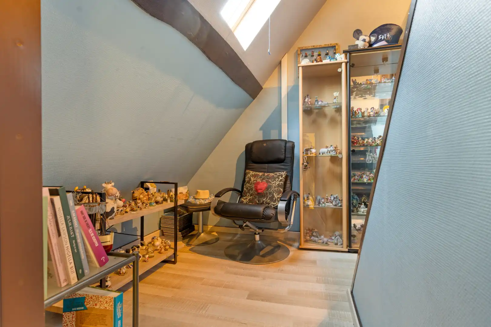 Charmante en kraaknette woning met ruime garage in Gullegem! foto 12