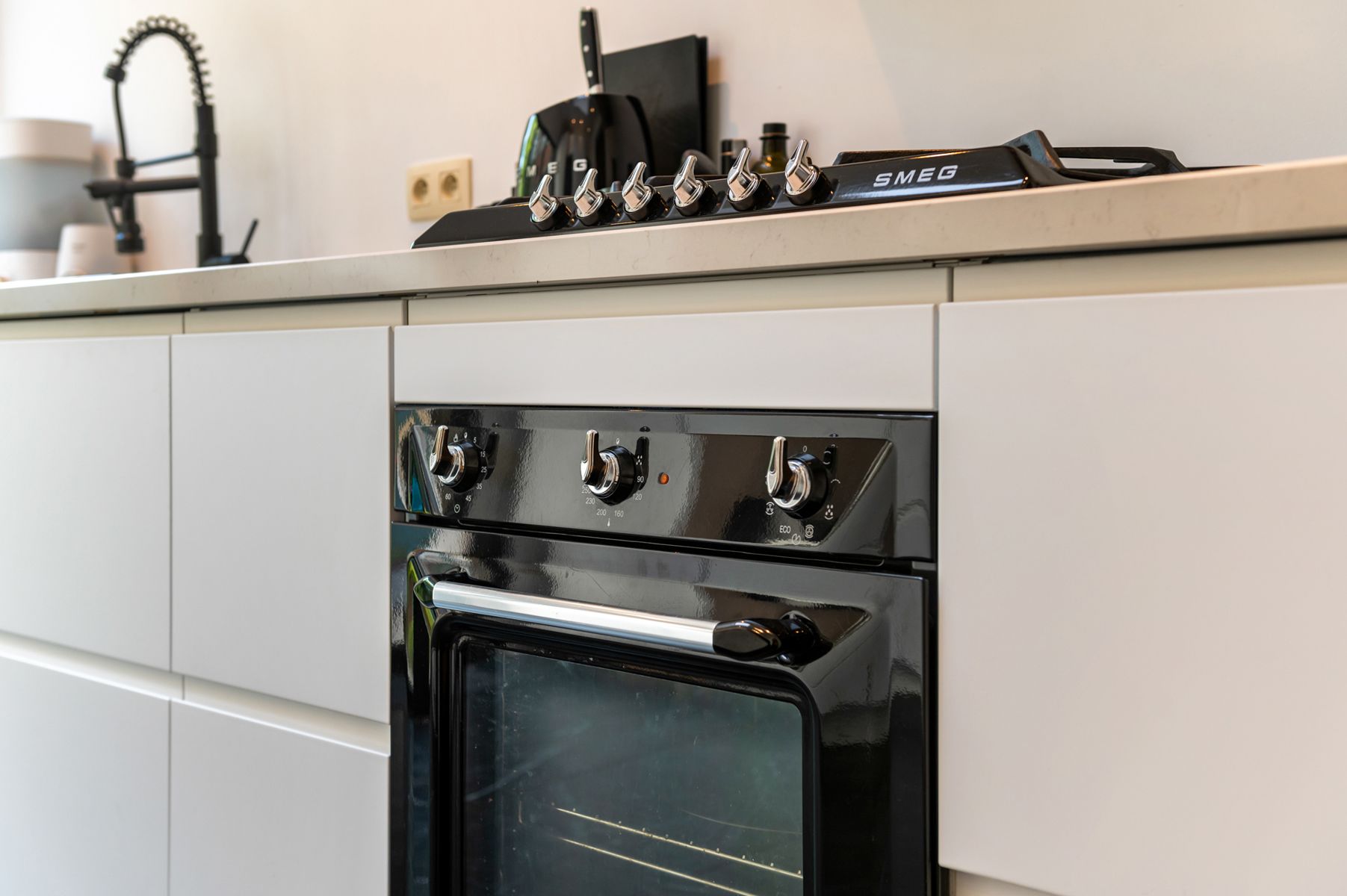 Prachtige art-deco woning op goede locatie in Merksem foto 14