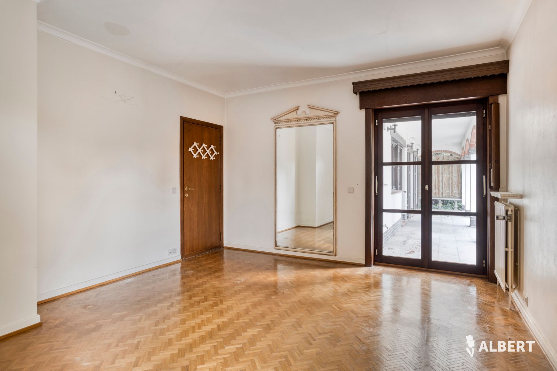 Bungalow met inrichtbare zolder op een ruim perceel foto 5