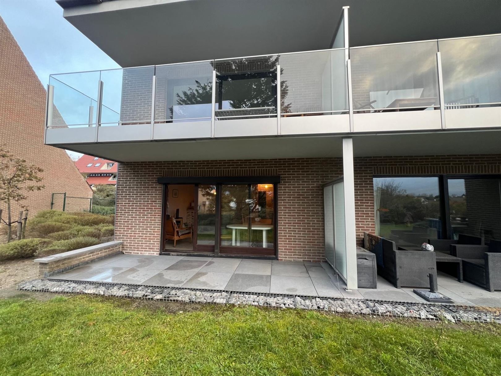 Zuidgericht appartement met groot terras en prachtig duinenzicht op toplocatie! foto 4