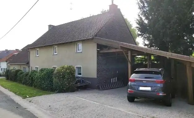Hoeve met 4 slaapkamers op +- 8 are foto 2