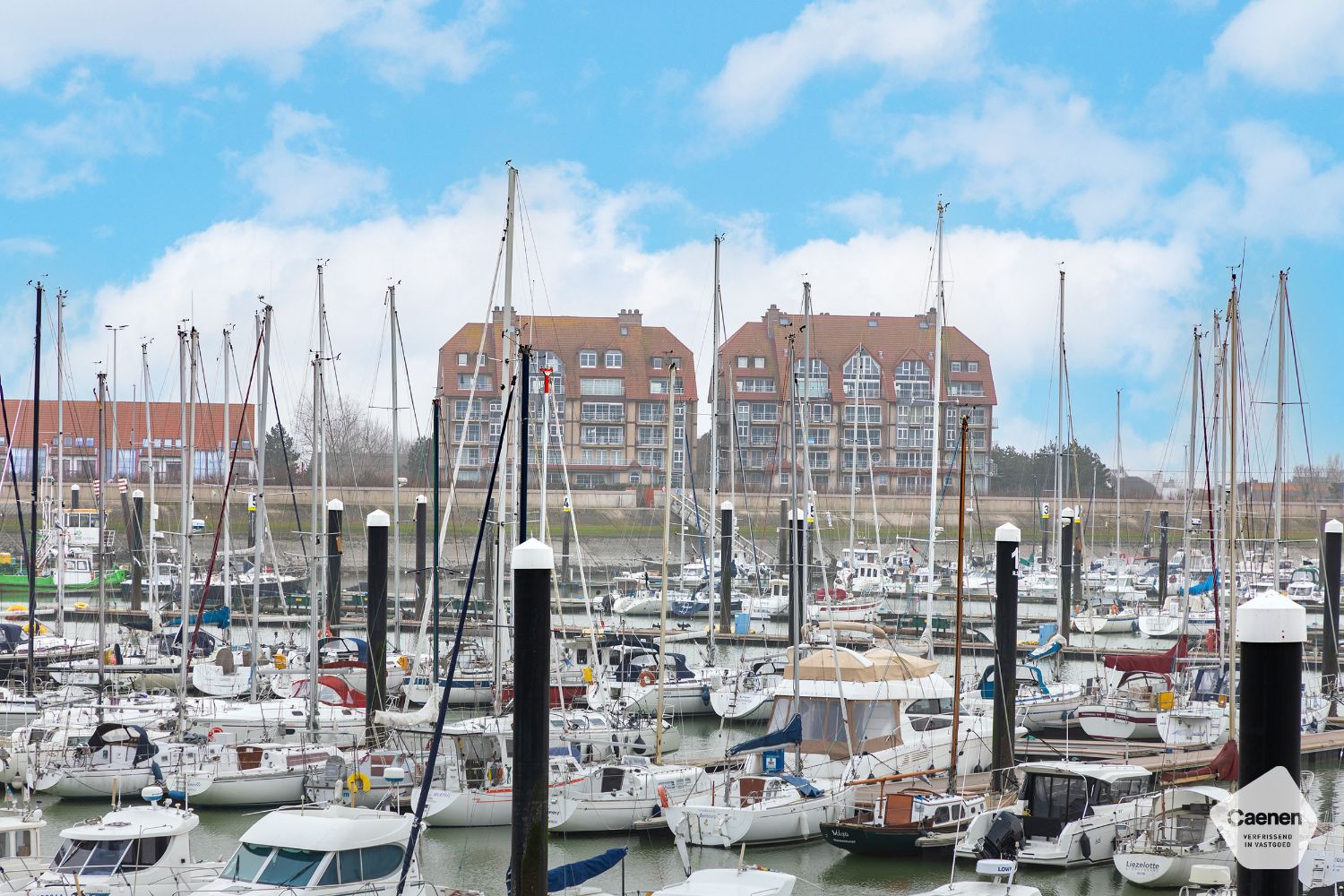 Prachtig instapklaar drie slaapkamer appartement met zongericht terras. foto 2