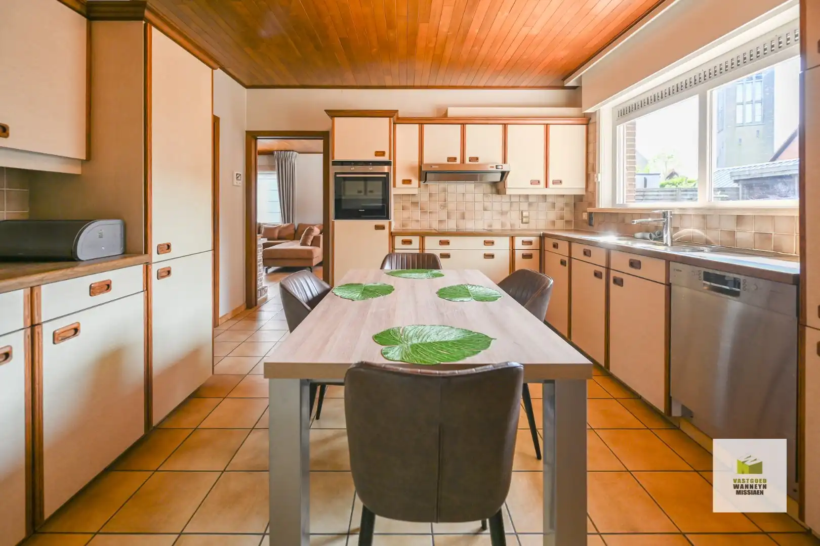 Gelijkvloerse alleenstaande woning met 5 slaapkamers op 657m2 foto 5