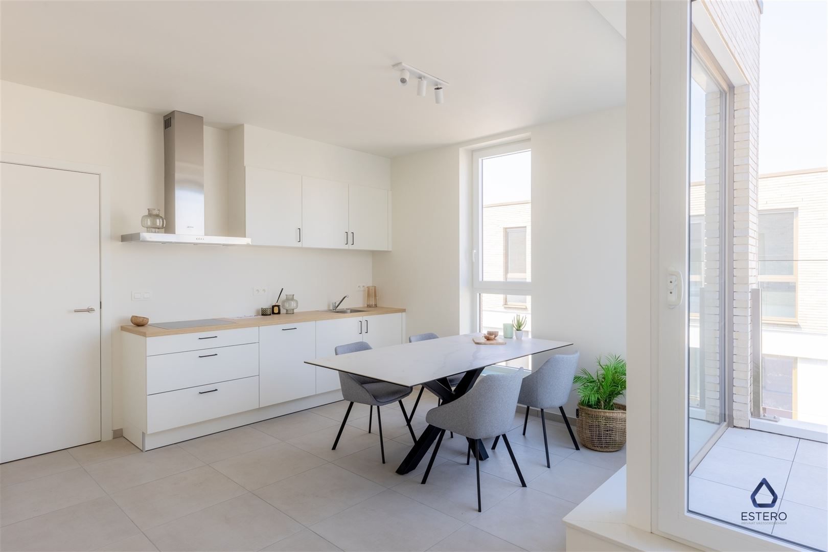 Mooi afgewerkt nieuwbouwappartement met 1 slaapkamer foto 2