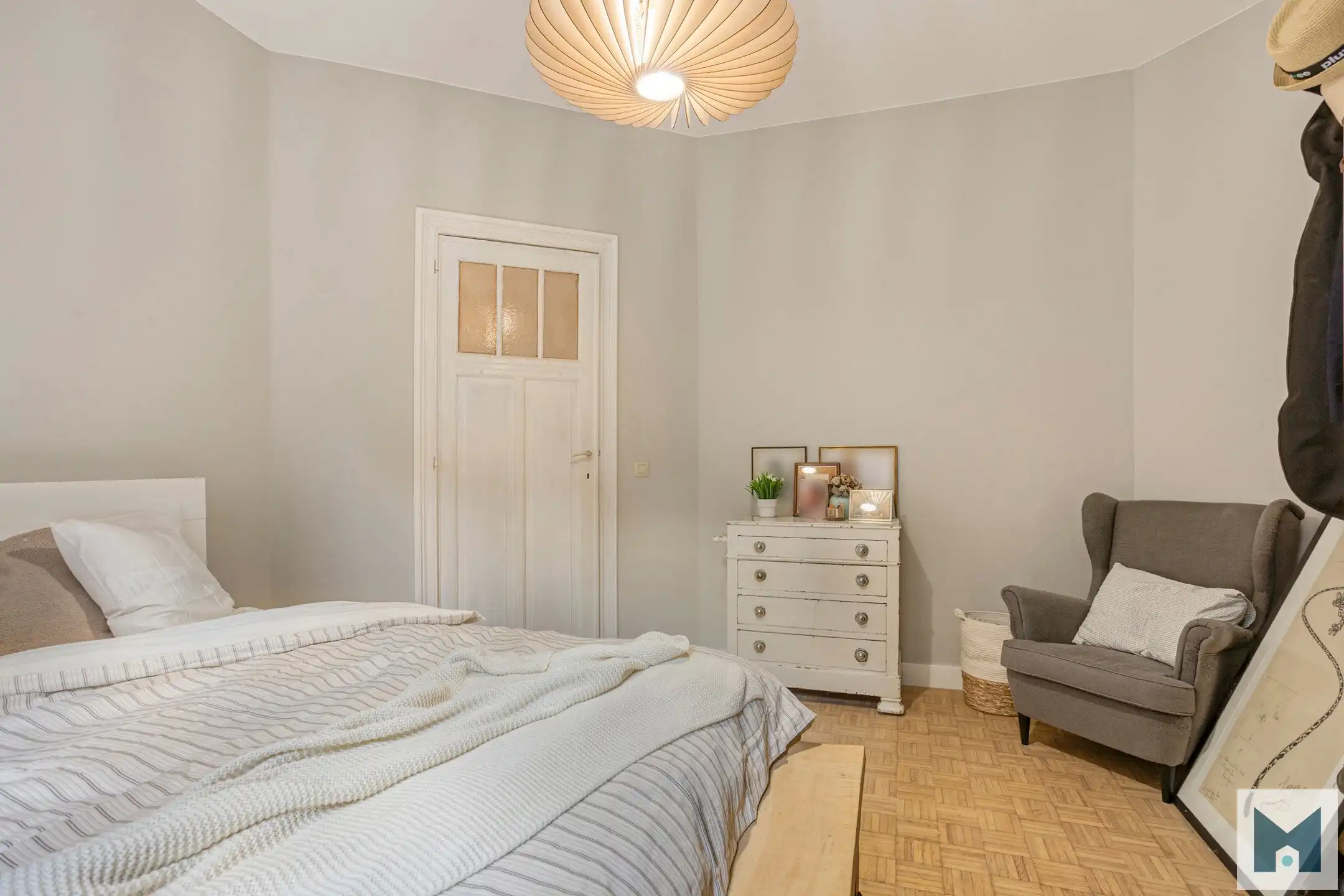 Ruim gelijkvloers appartement met 2 slpks en stadskoer! foto 13