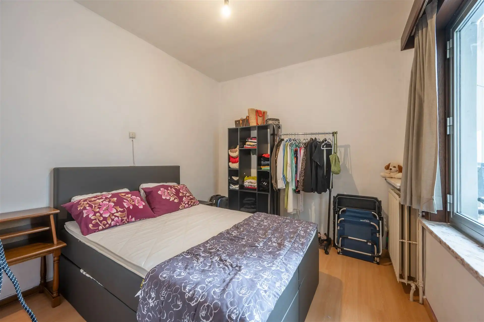 Centraal gelegen 2 slaapkamerappartement te huur foto 8