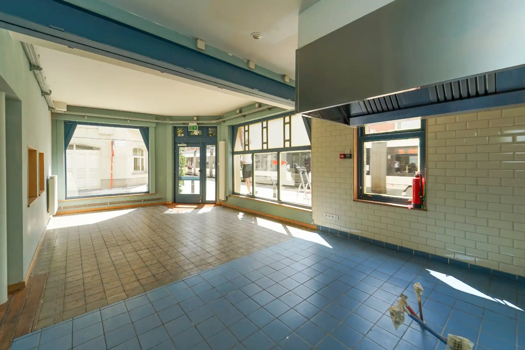 Commercieel hoekpand met horecavergunning op toplocatie foto 6