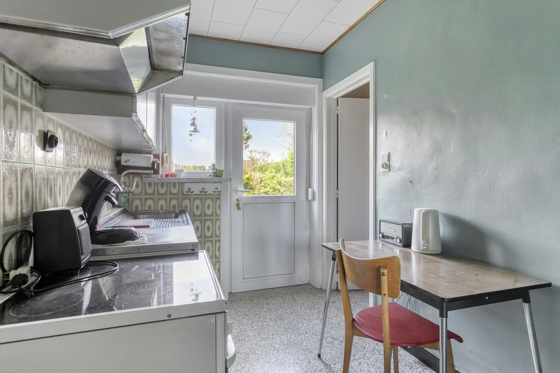 Te renoveren gezinswoning met leuke tuin in Geluwe foto 5