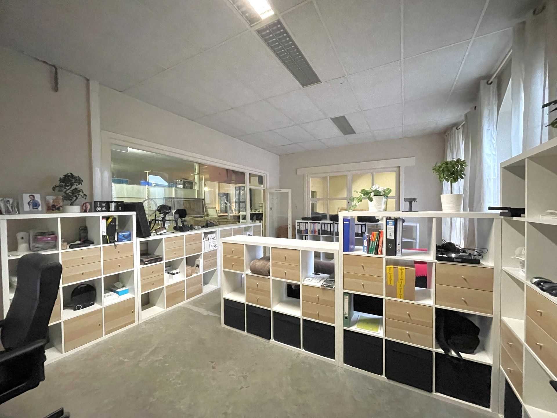 MAGAZIJN MET 2 UITGANGEN - 681 M² foto 15