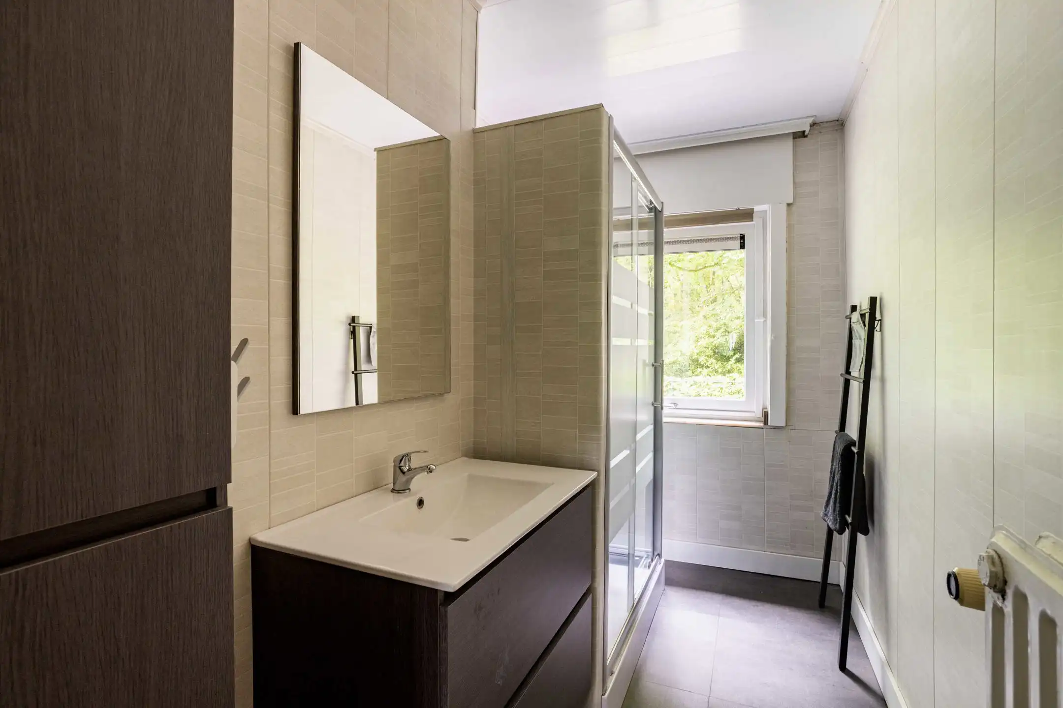 Te moderniseren bungalow met bos in Louise-Marie foto 22