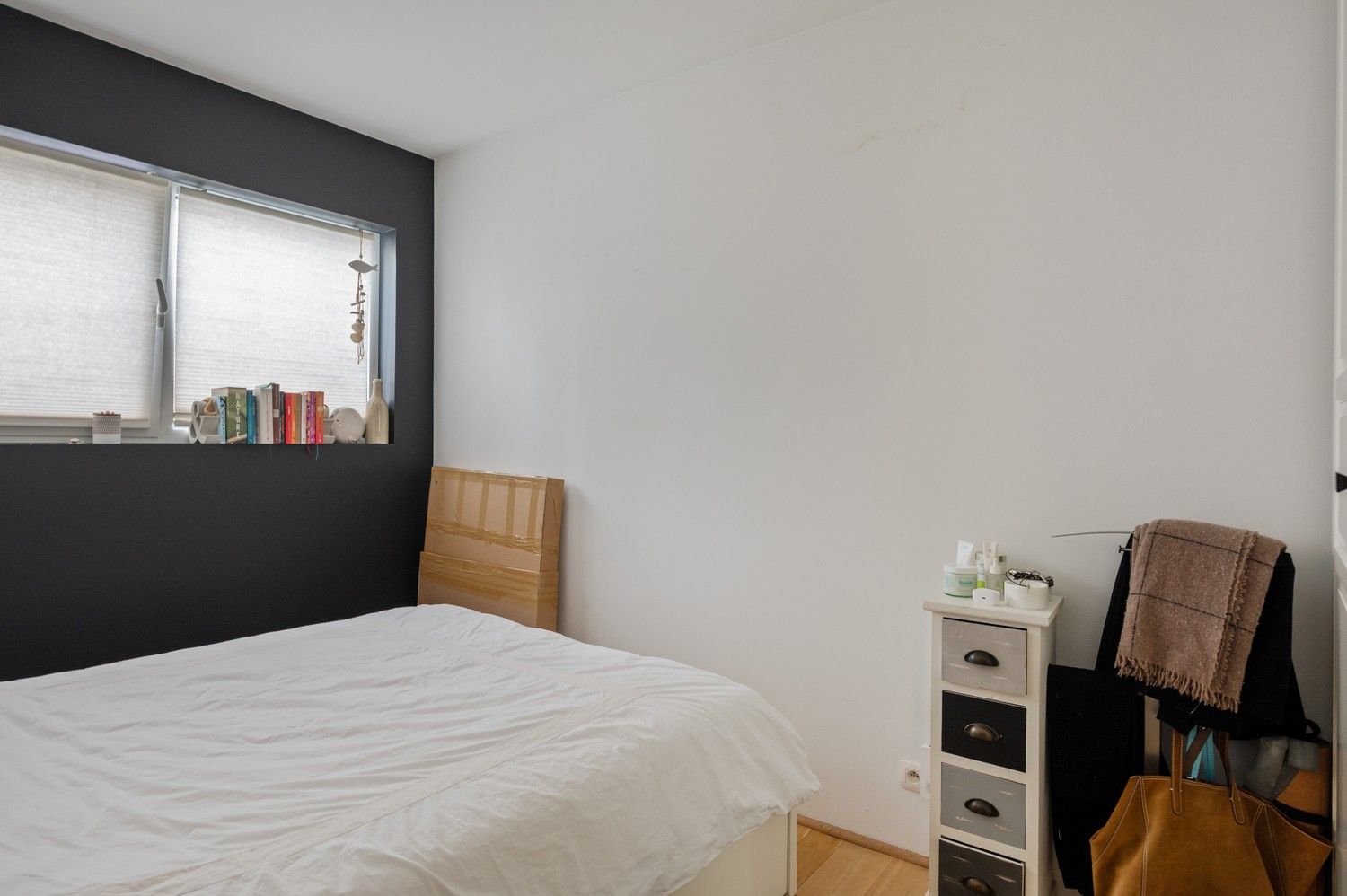 Instapklare woning met 4 slaapkamers, garage en tuin te Berchem! foto 14