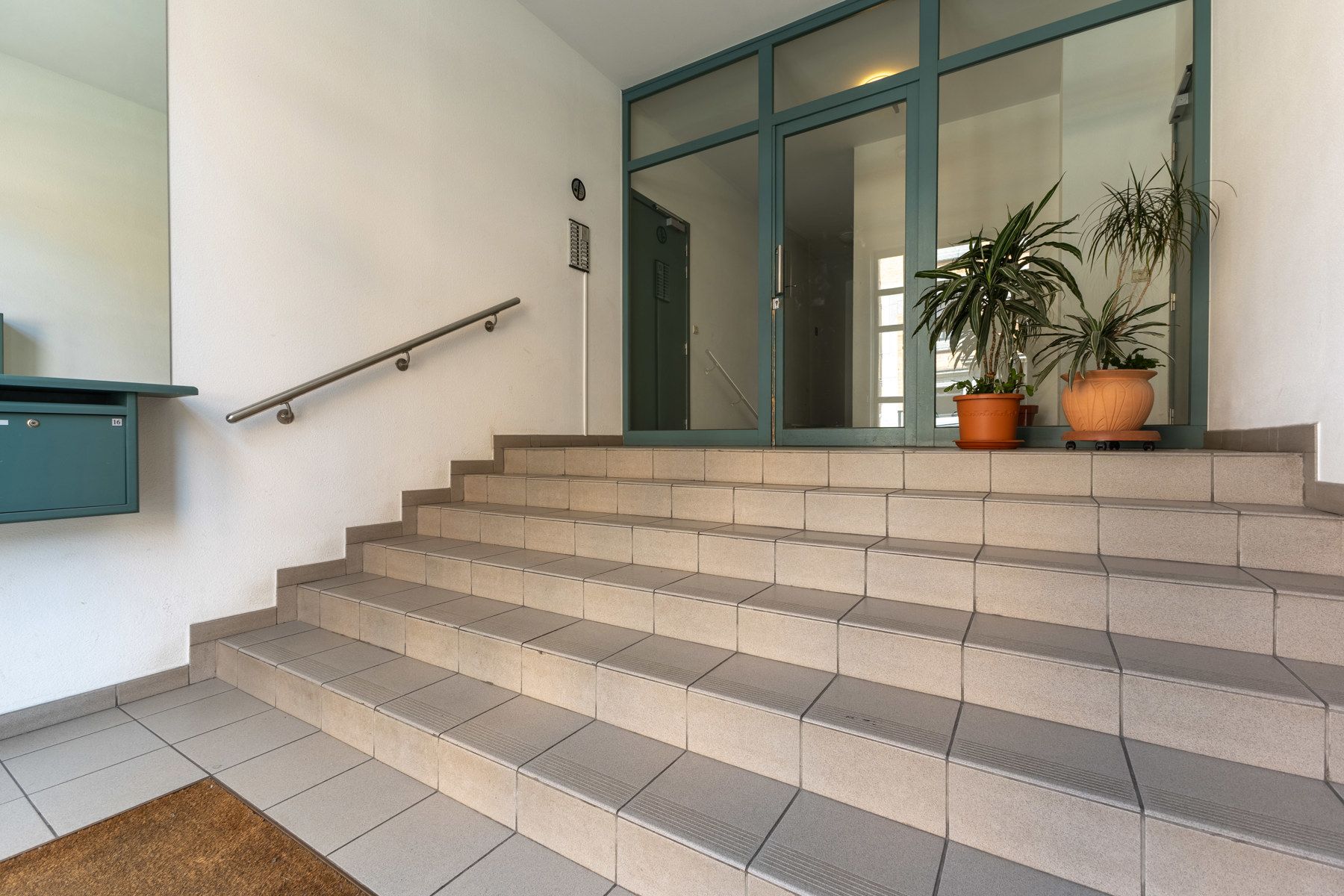 Gunstig gelegen appartement met staanplaats foto 2