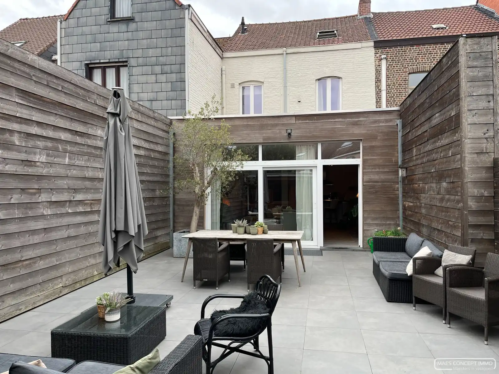 Gerenoveerde woning met garage te huur vlakbij centrum van Kortrijk foto 19