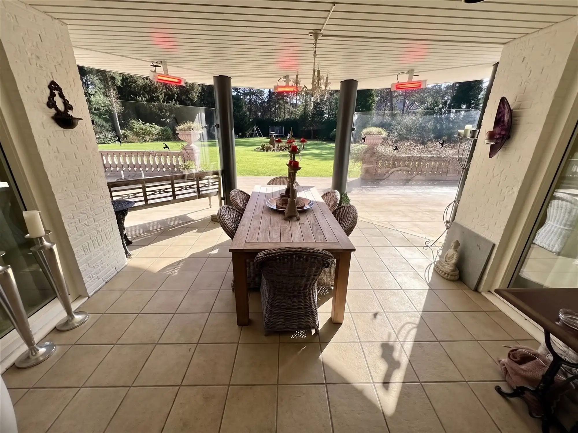Statig landgoed met binnenzwembad op toplocatie foto 72