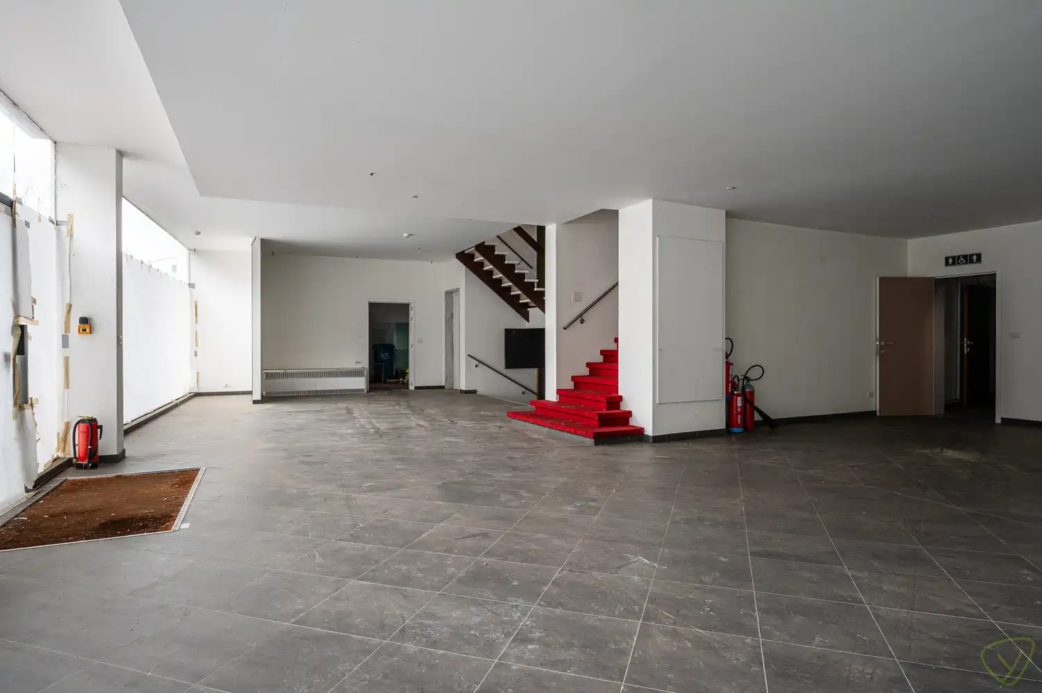 Vastgoedbelegging op een centrale en uitgelezen commerciële locatie! foto 5