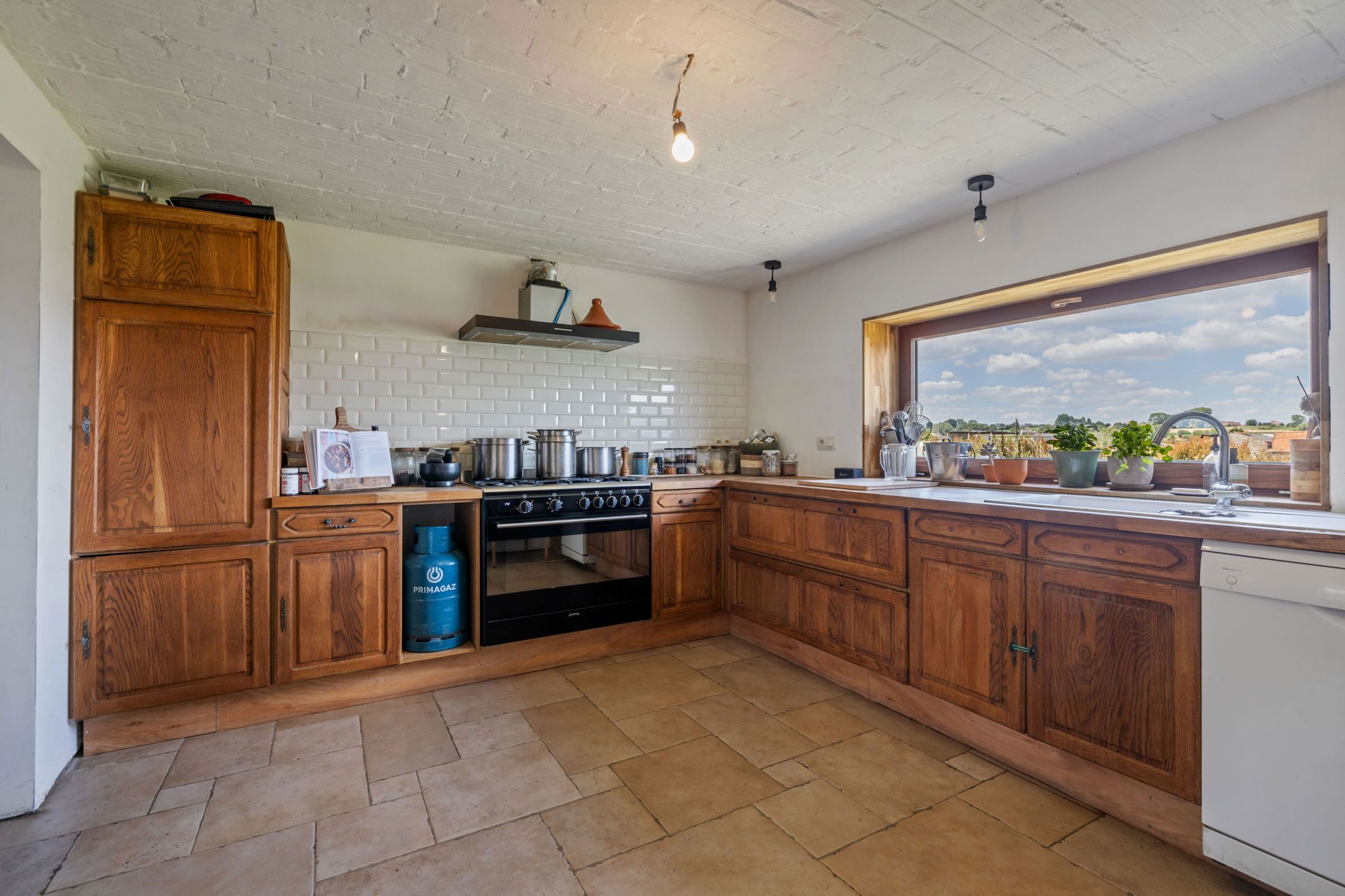 Te renoveren hoeve met schuur, loods en prachtige zichten foto 7