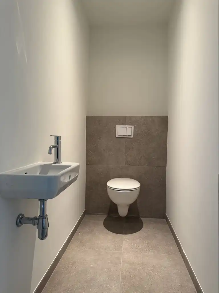 Nieuwbouw appartement met 2 slpks, terras en 2 staanplaatsen foto 11