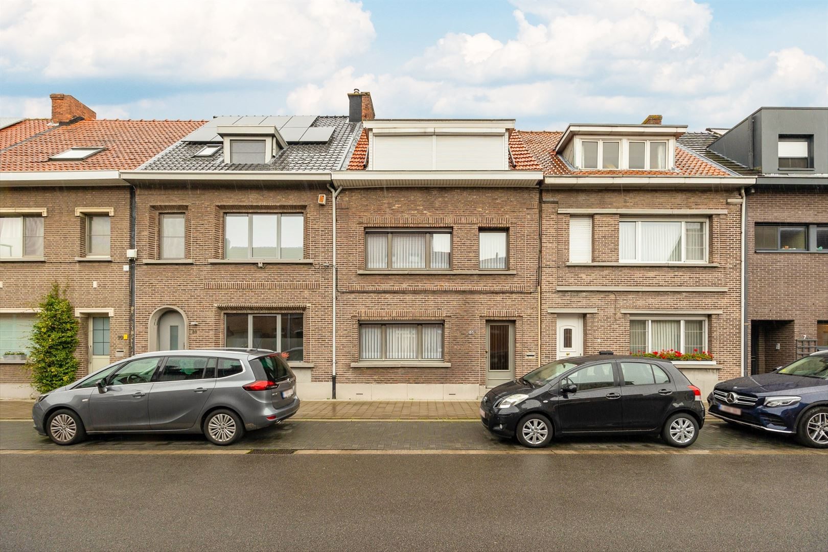 Hoofdfoto van de publicatie: Woning met MAGAZIJN/bijhuis en achteruitgang