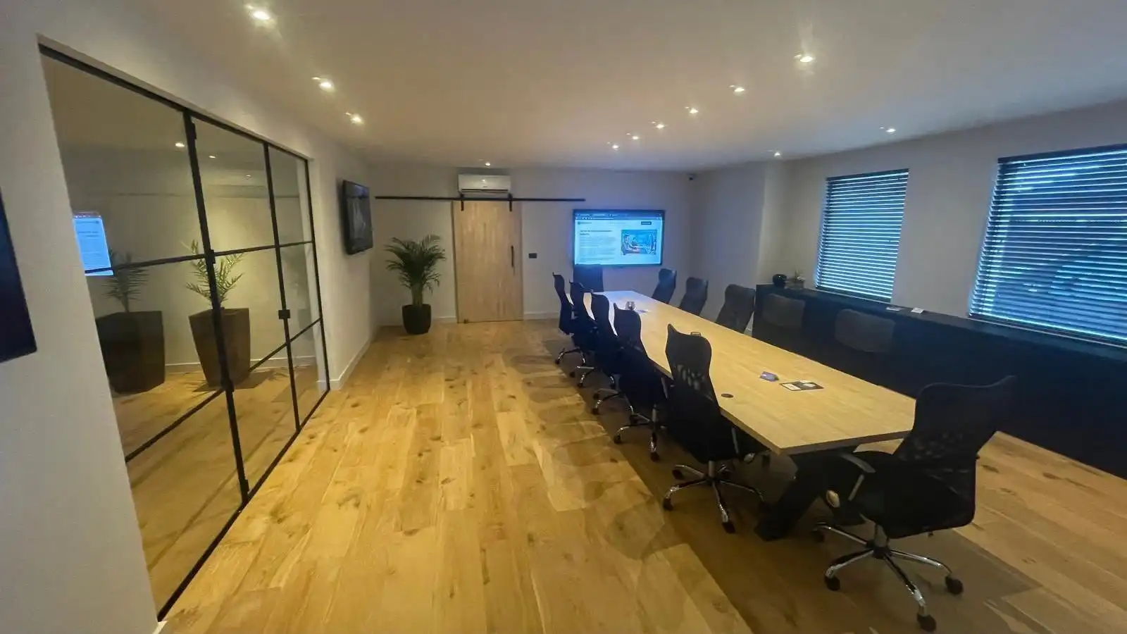 Wonen & werken gecombineerd in een indrukwekkend pand in Lauwe foto 2