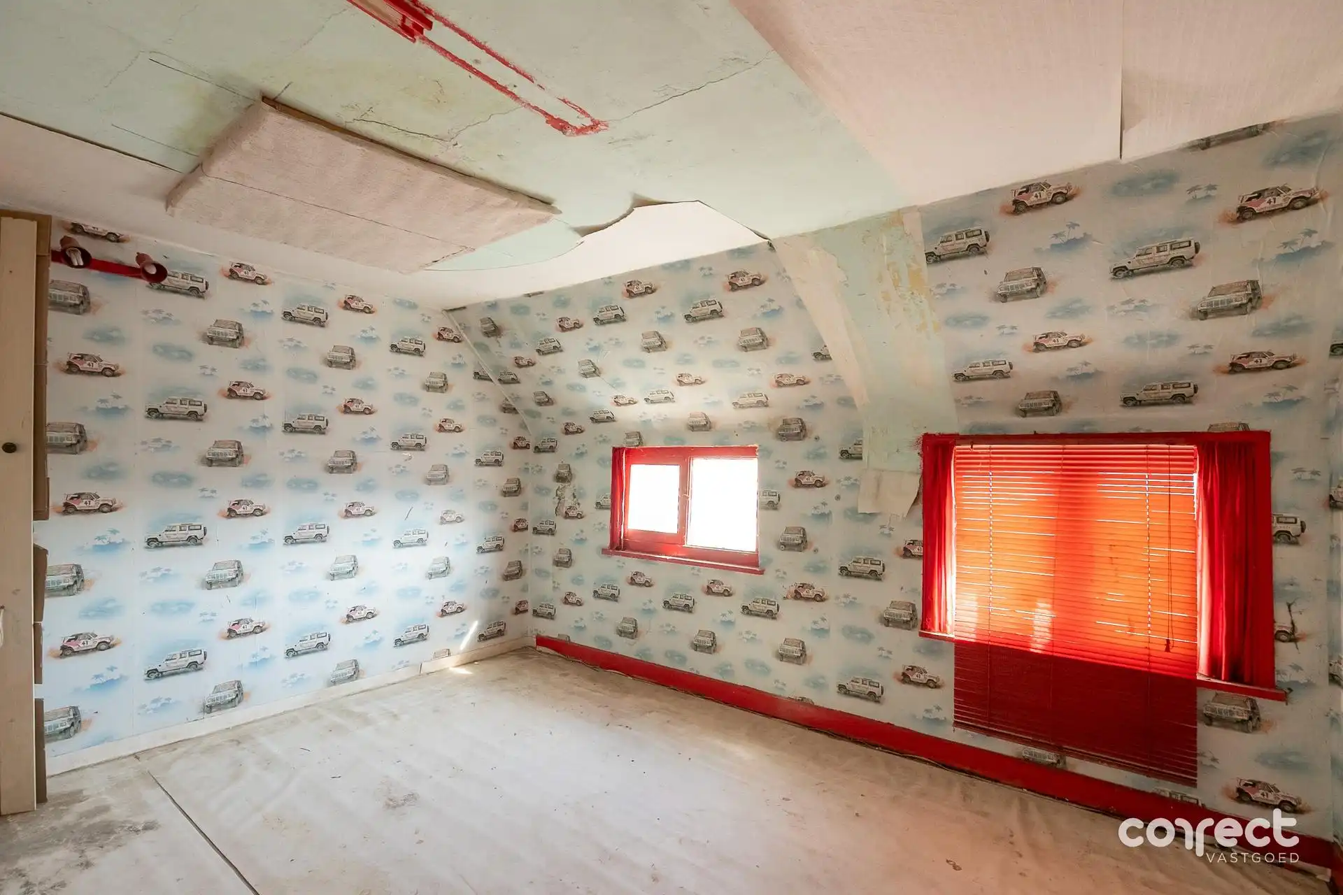 Volledig te renoveren woning met diepe tuin op rustige ligging. foto 4