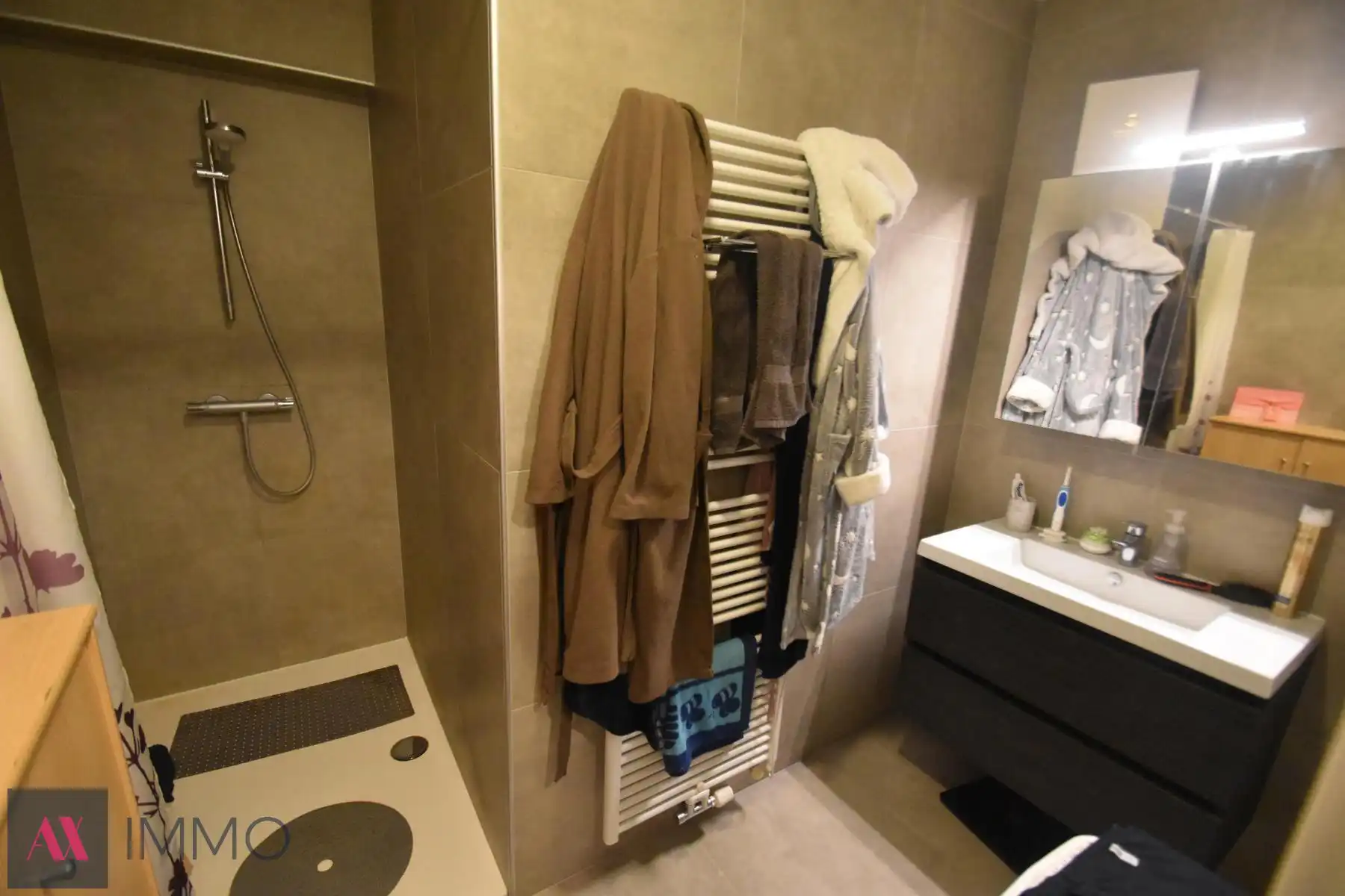 Recent, modern 2 slpk.-appartement met terras, tuin en autostplts. vrij vnf 01/05 foto 6