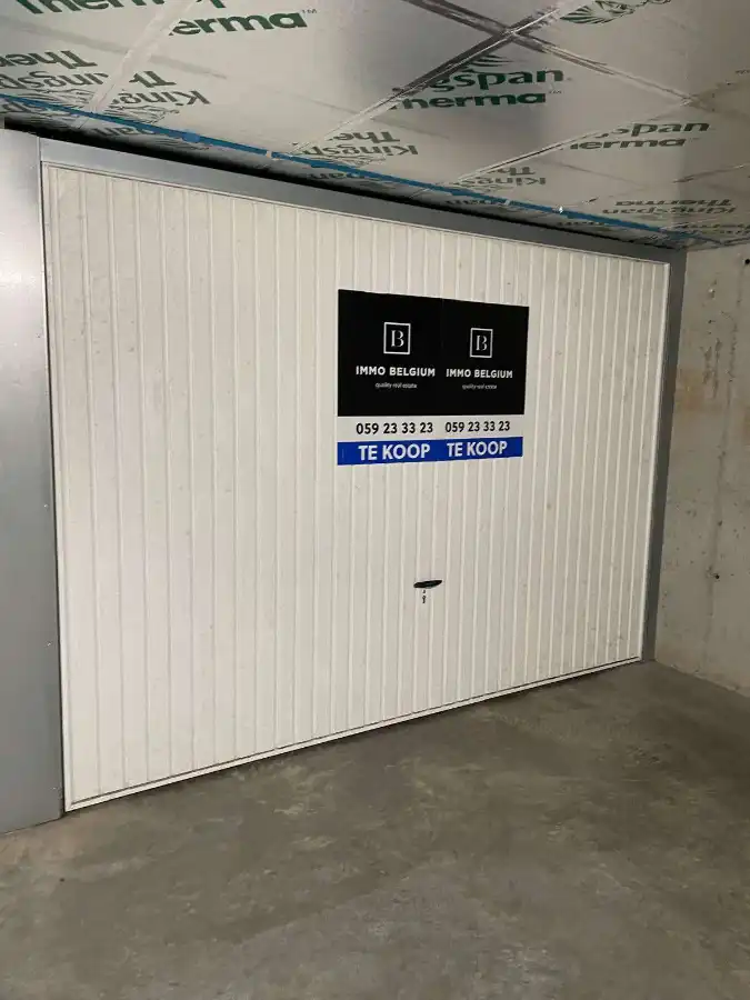 Ruime garagebox te koop in residentie Jardin del Mar foto 3