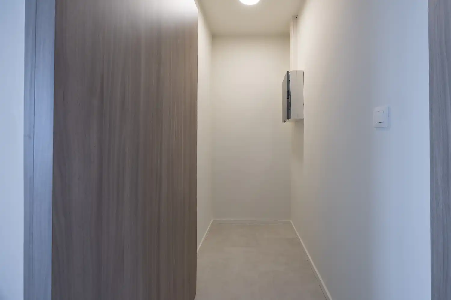 Gerenoveerd 2-slaapkamerappartement met frontaal zeezicht foto 12