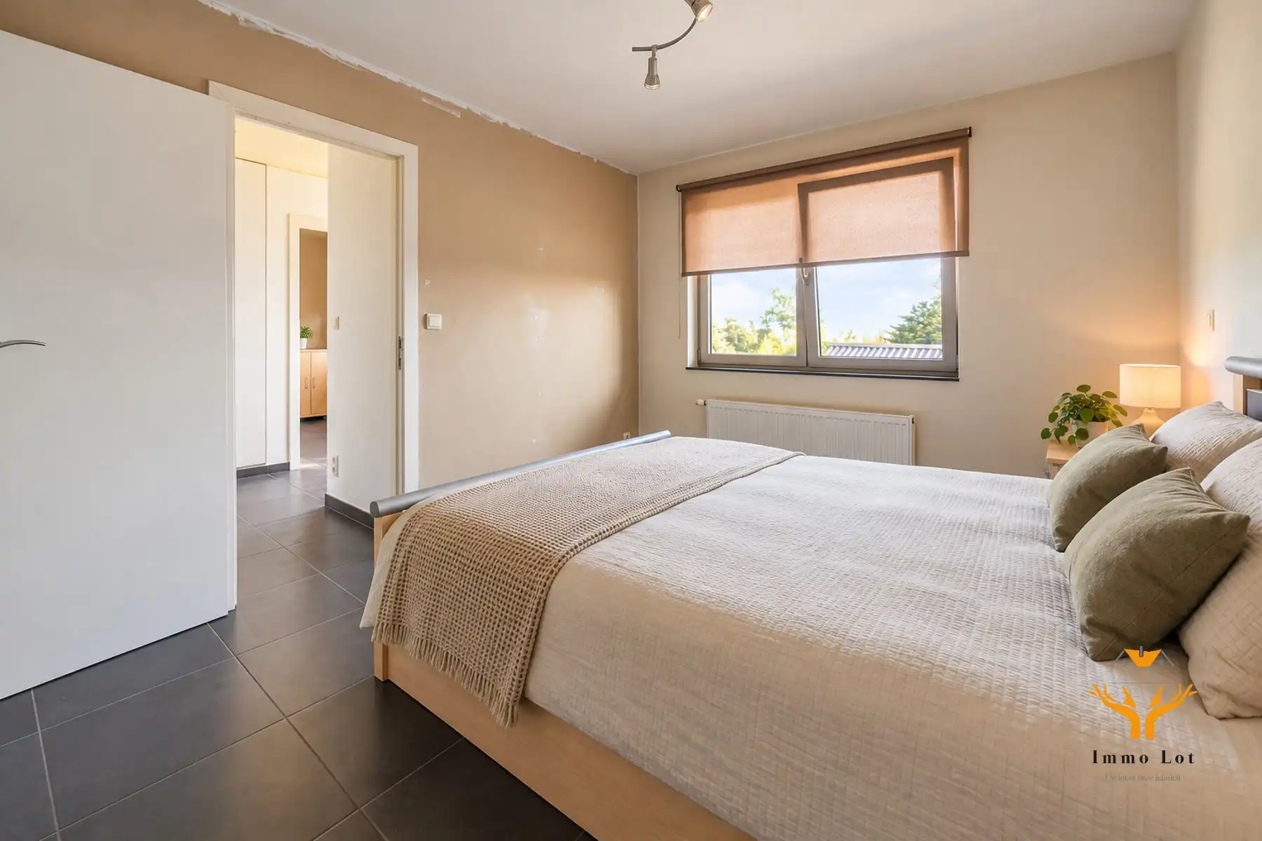 Instapklaar appartement met twee slaapkamers en terras foto 7
