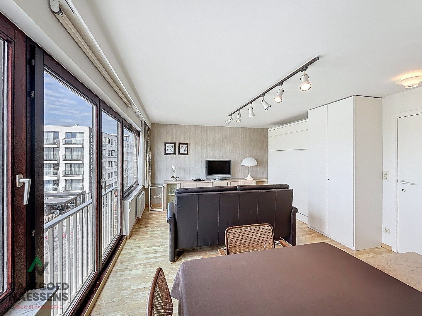 GEMEUBELDE STUDIO VLAKBIJ STRAND EN CENTRUM foto 7