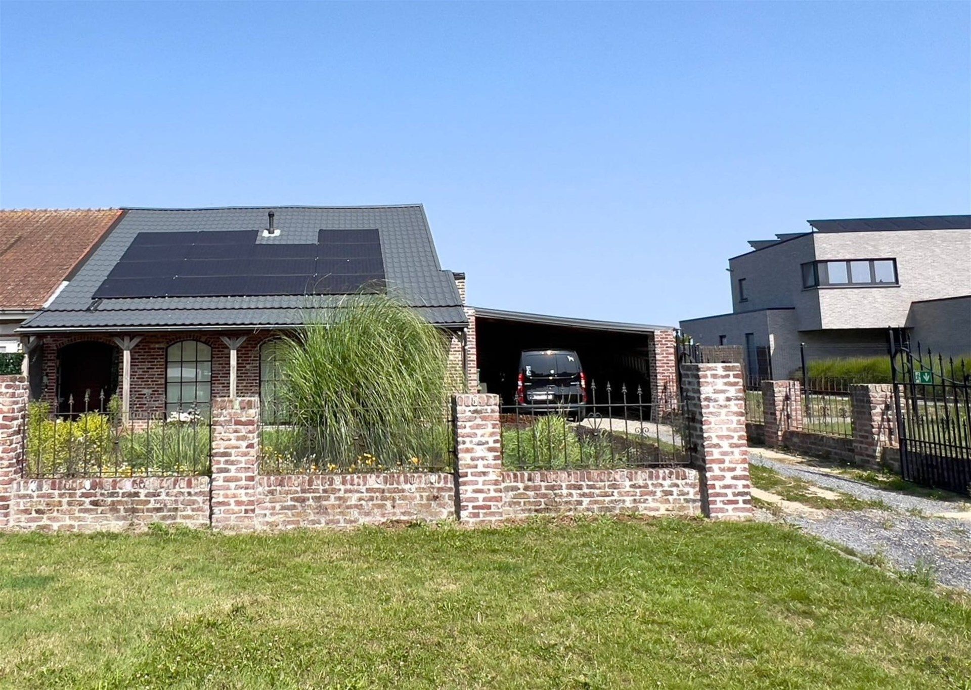 Ruime, Instapklare woning met zicht op velden in Bredene foto {{pictureIndex}}