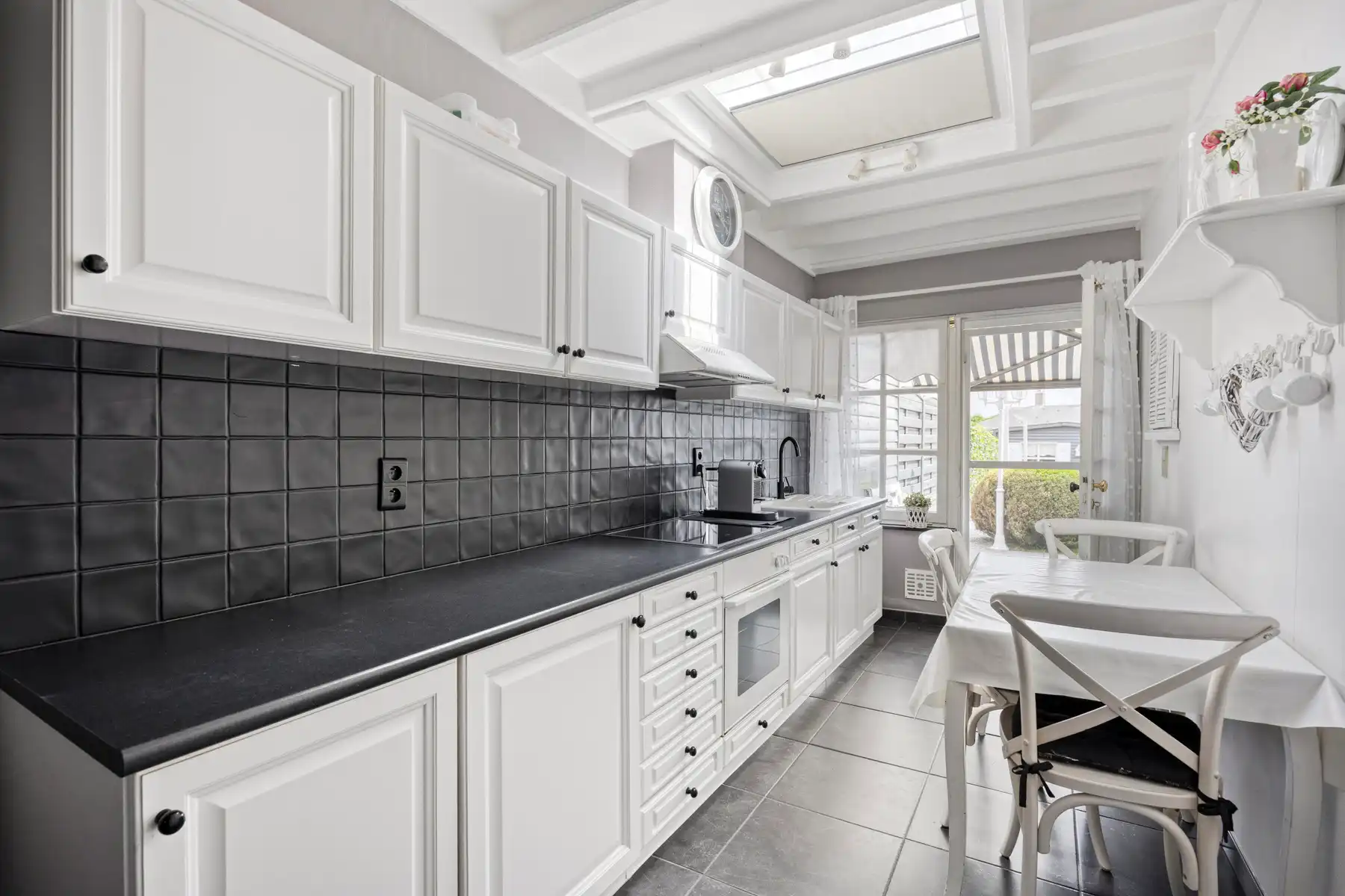 Instapklare woning in het centrum van Asse! foto 12