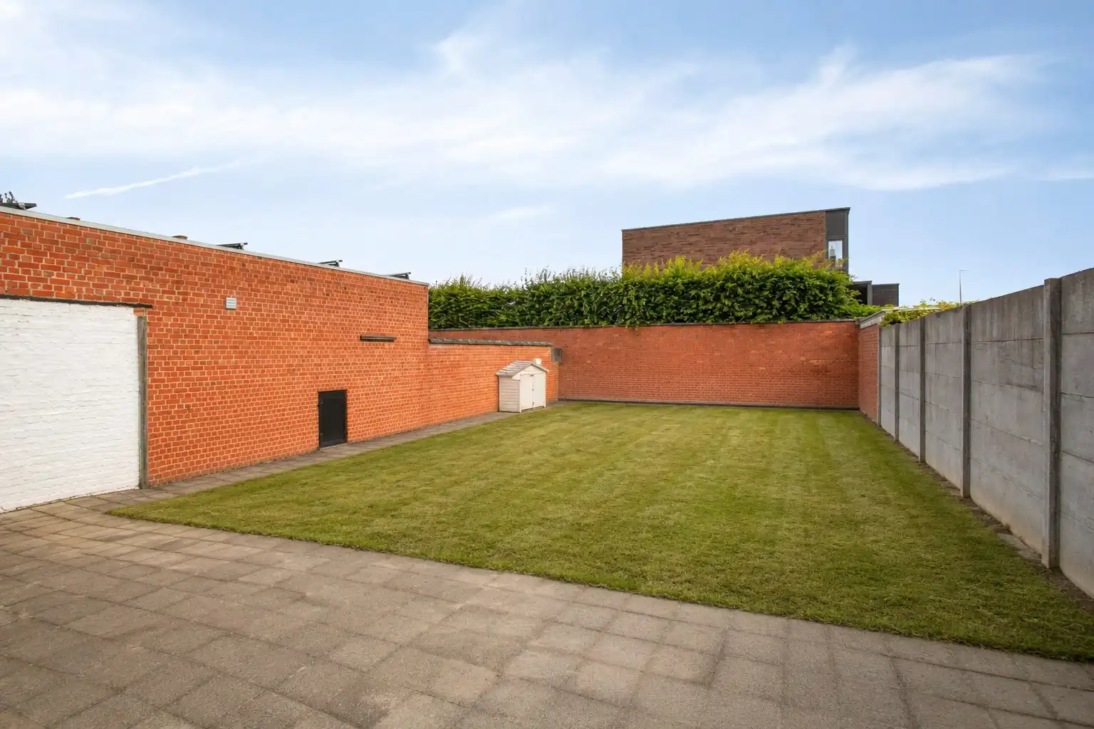 Ruime woning met dubbele garage en tuin in het centrum van Ledegem, 4 slaapkamers foto 12