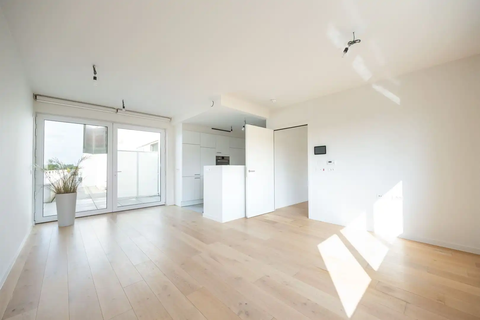 Instapklare en lichtrijke assistentieflat met kelderberging foto 4