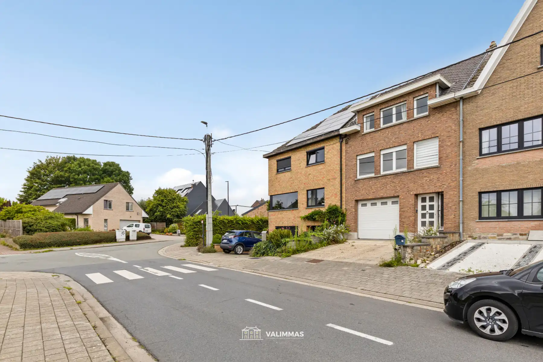 Verzorgde en welgelegen rijwoning met ruime garage, tuin... foto 4