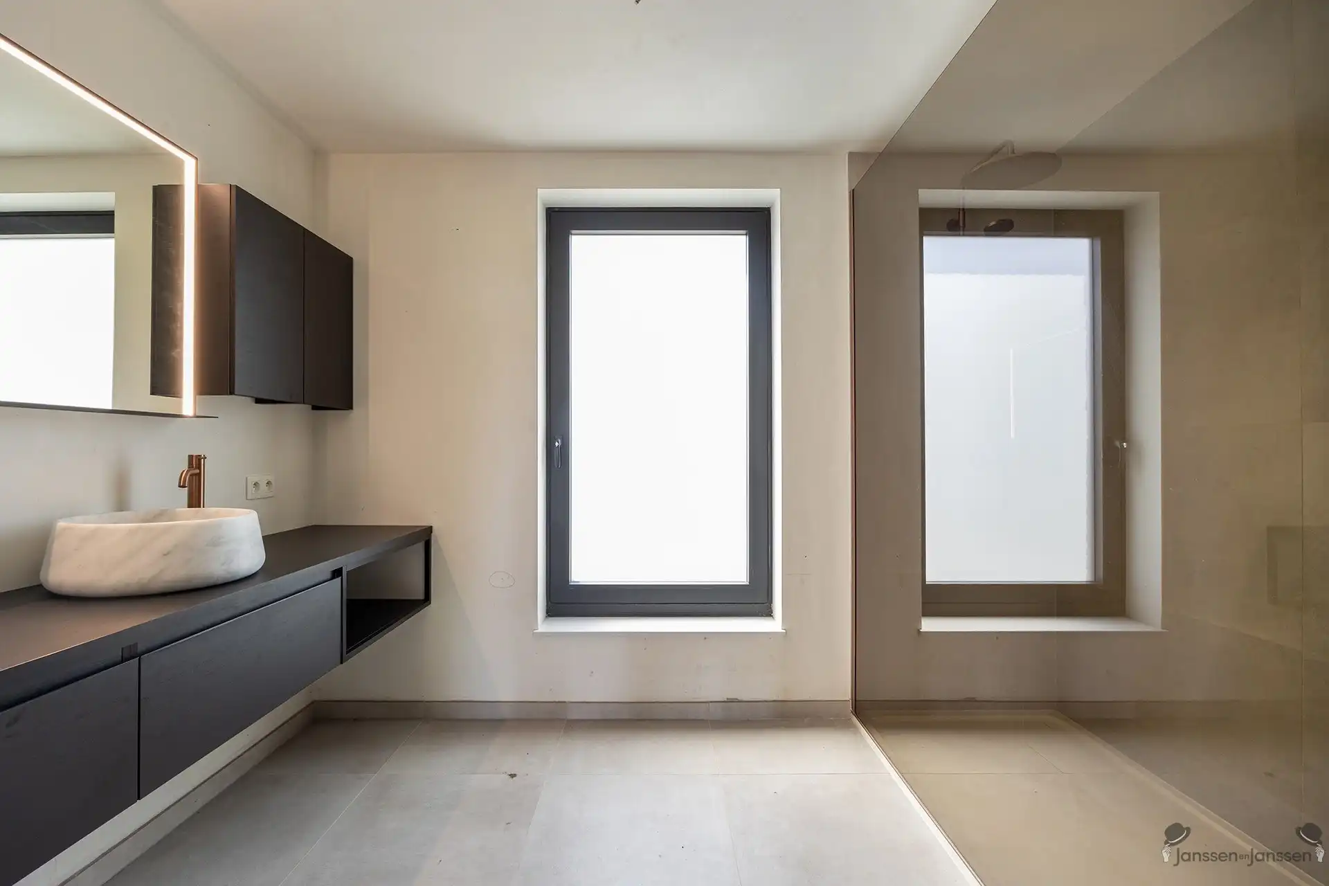 Nieuwbouwwoning met 3 slpk & tuin foto 7