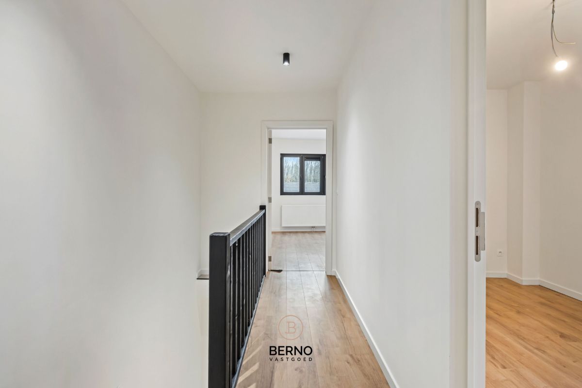 Prachtige (ver)nieuwbouw met autostaanplaats vlakbij de 'Heide' foto 14