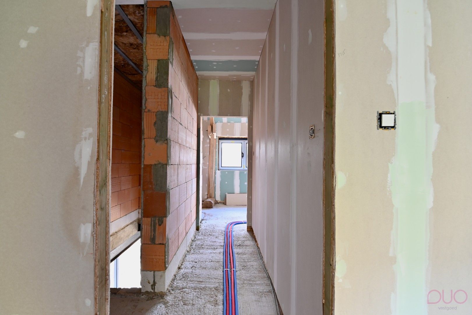 Exclusieve charmante vierkantshoeve in Gingelom met 5 slaapkamers,  drie afzonderlijke vakantiewoningen, grote schuur en achterliggende weide foto 54