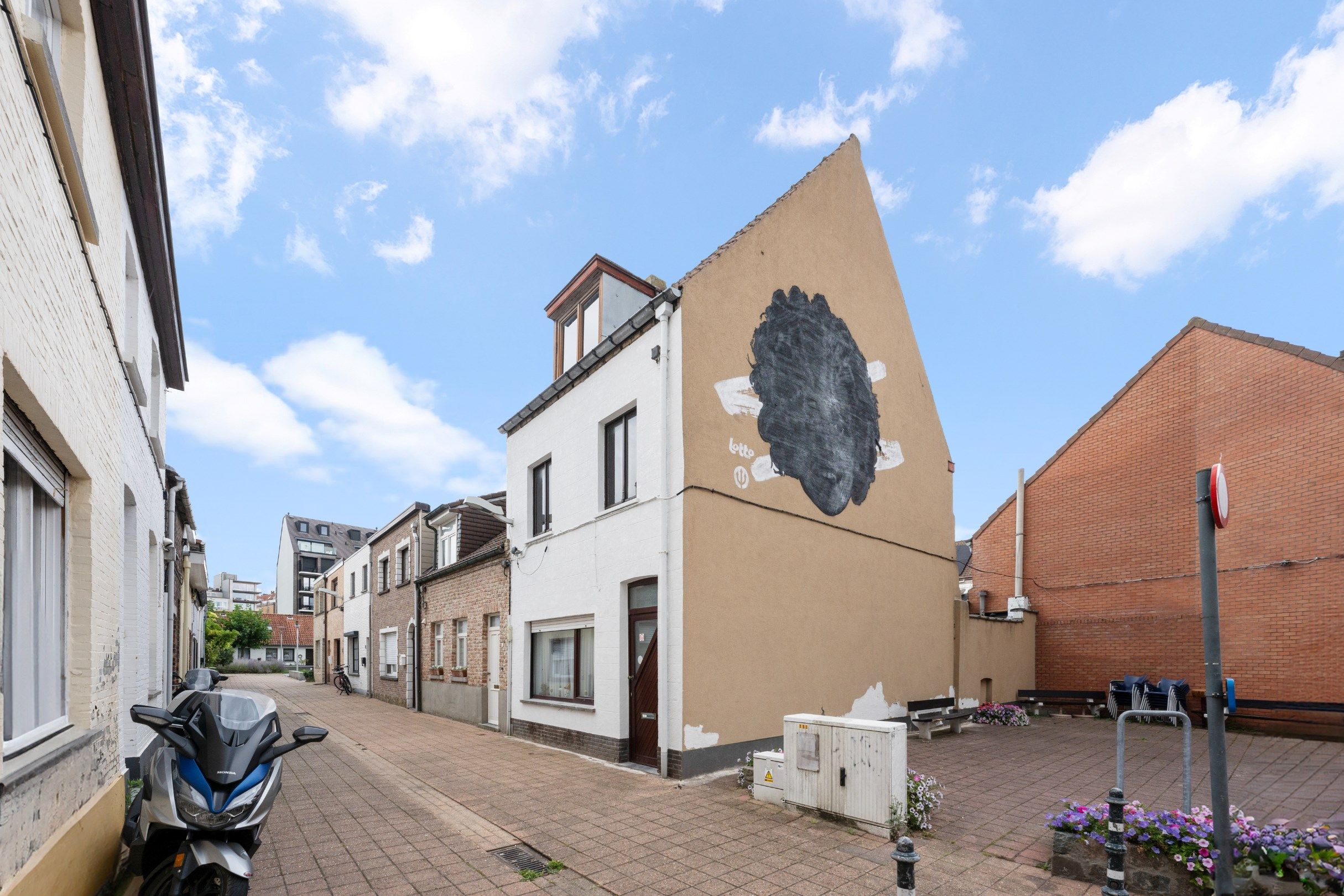 Te renoveren woning goed gelegen in het centrum van Heist-aan-Zee foto 6